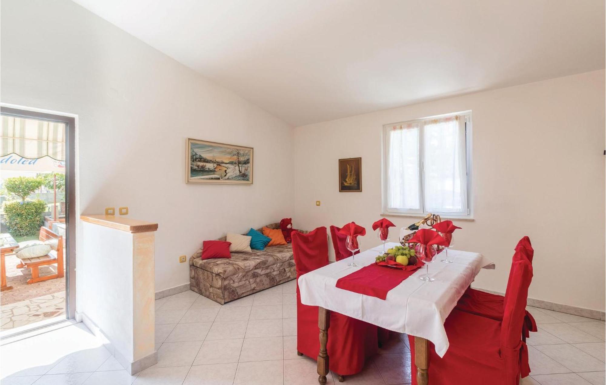 Holiday home 2 Bedroom Amazing Home In Pula Pula