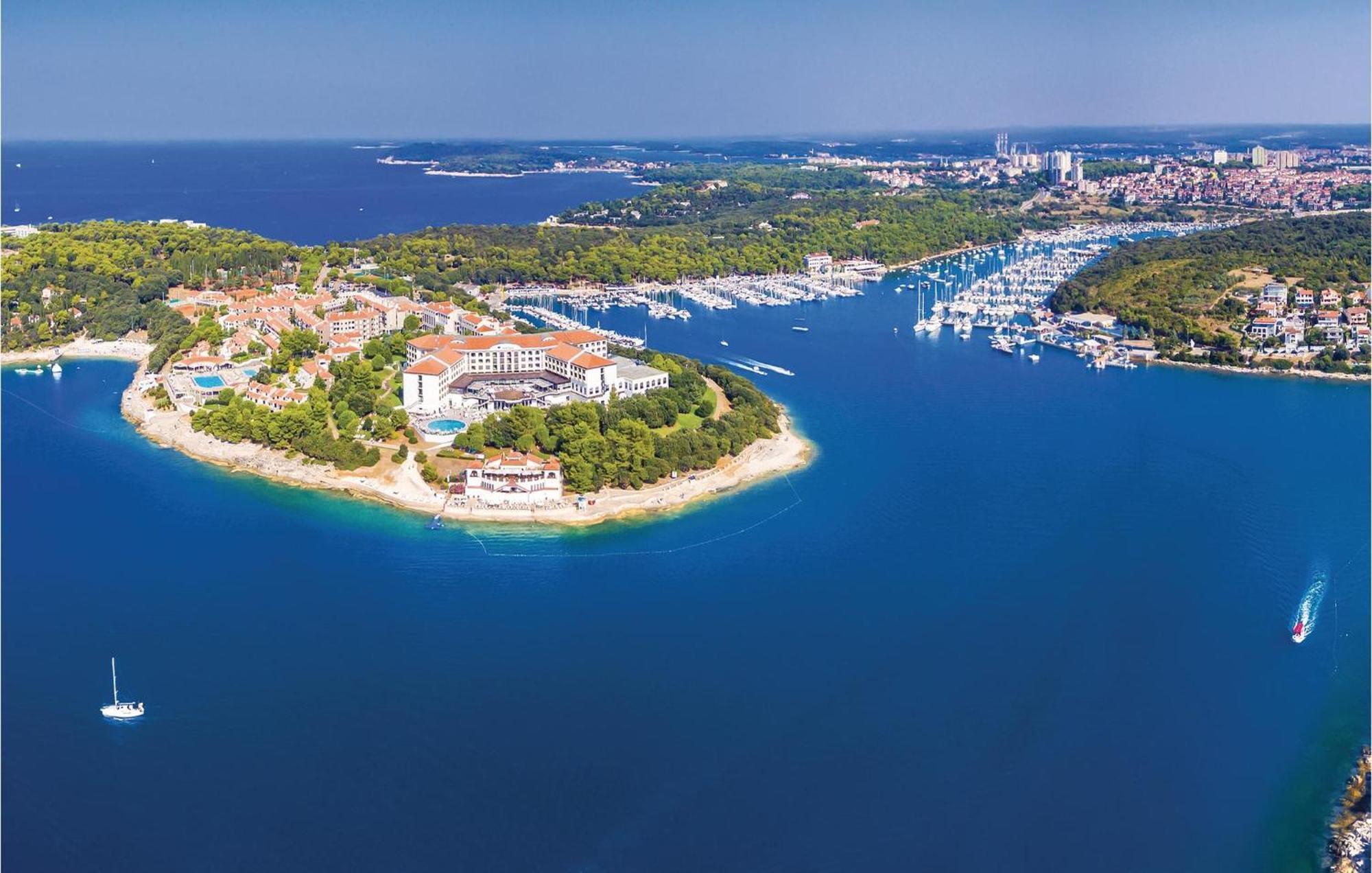 2 Bedroom Amazing Home In Pula