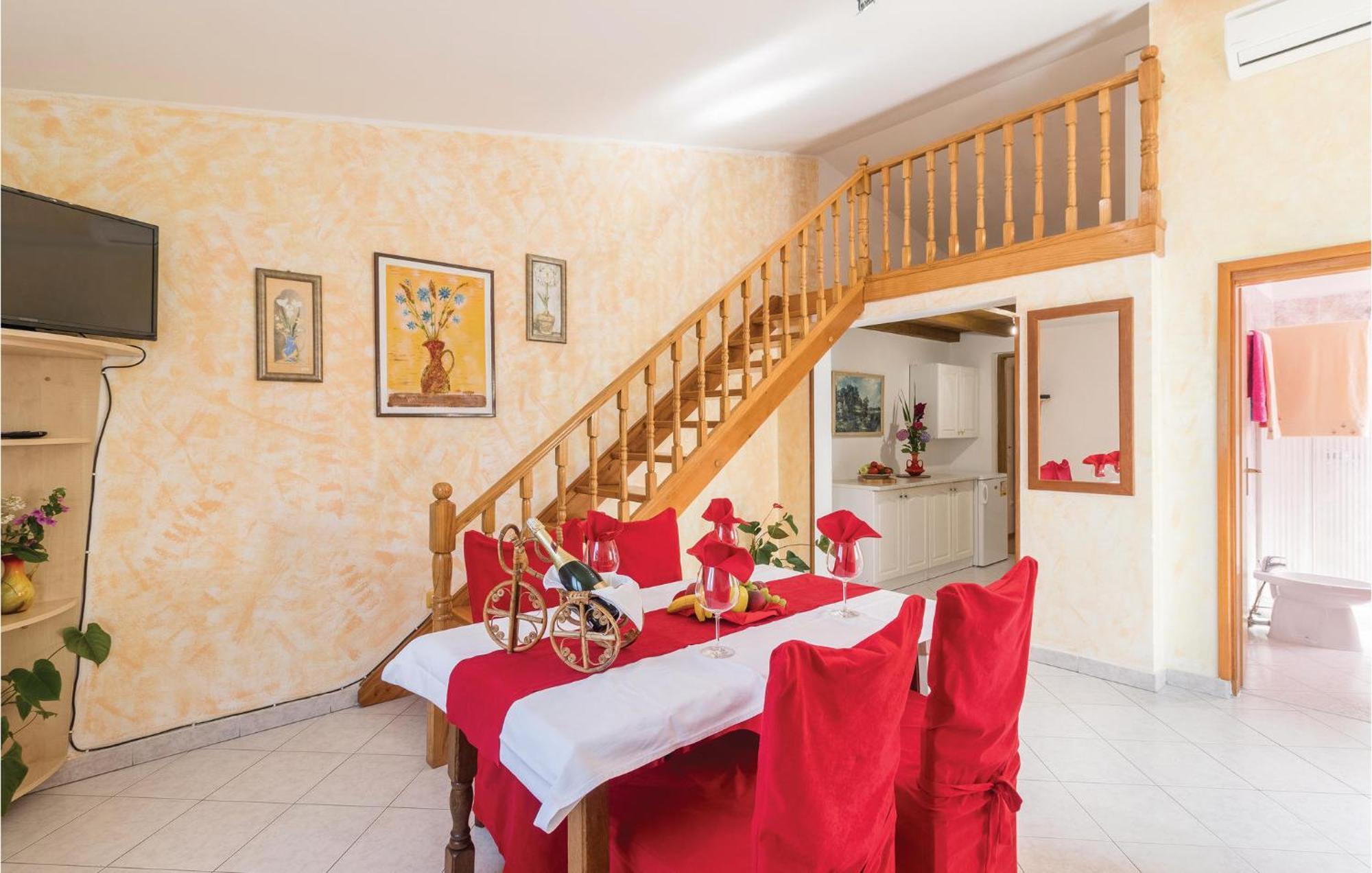 Holiday home 2 Bedroom Amazing Home In Pula