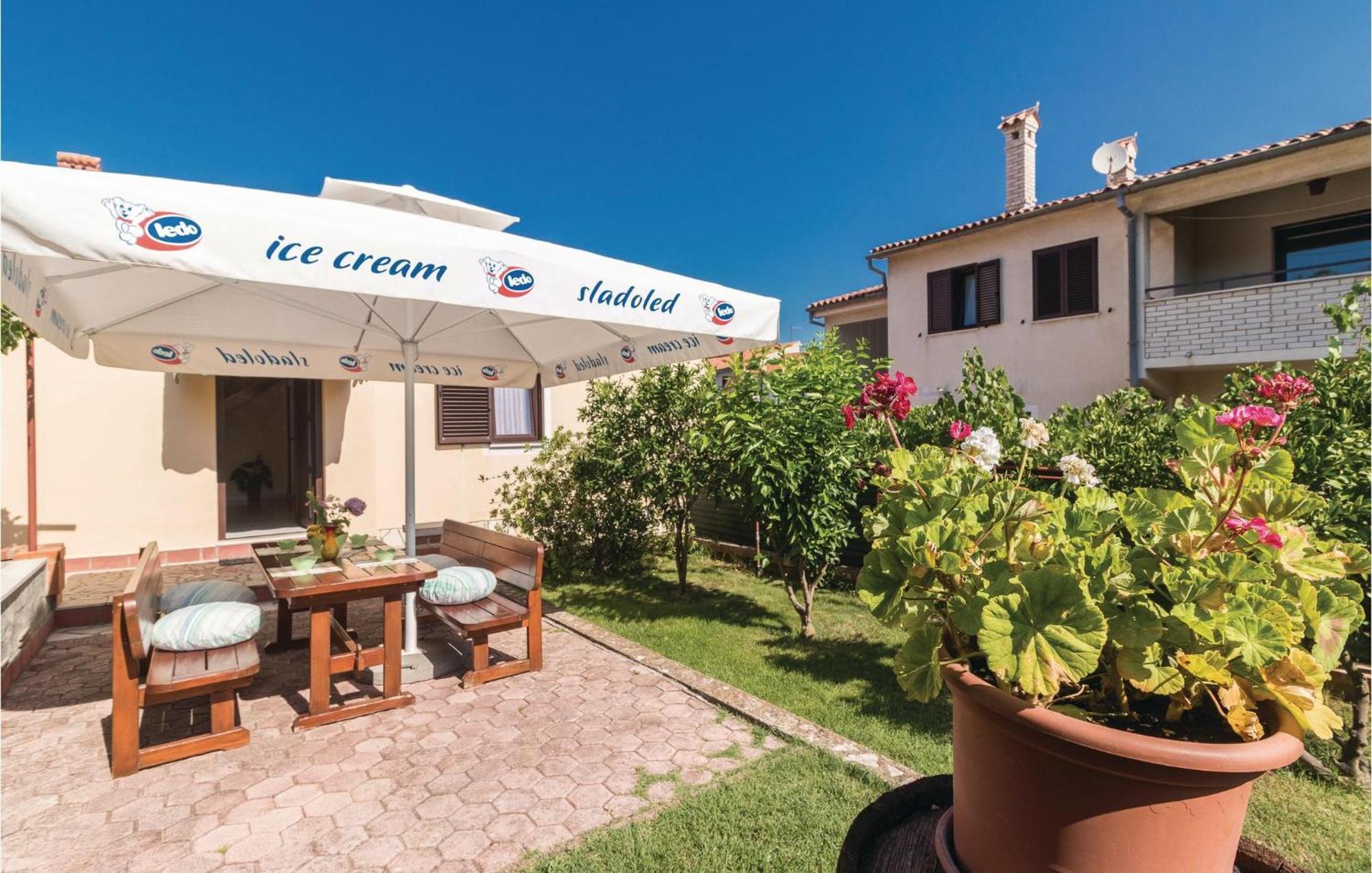 2 Bedroom Amazing Home In Pula Holiday home Pula