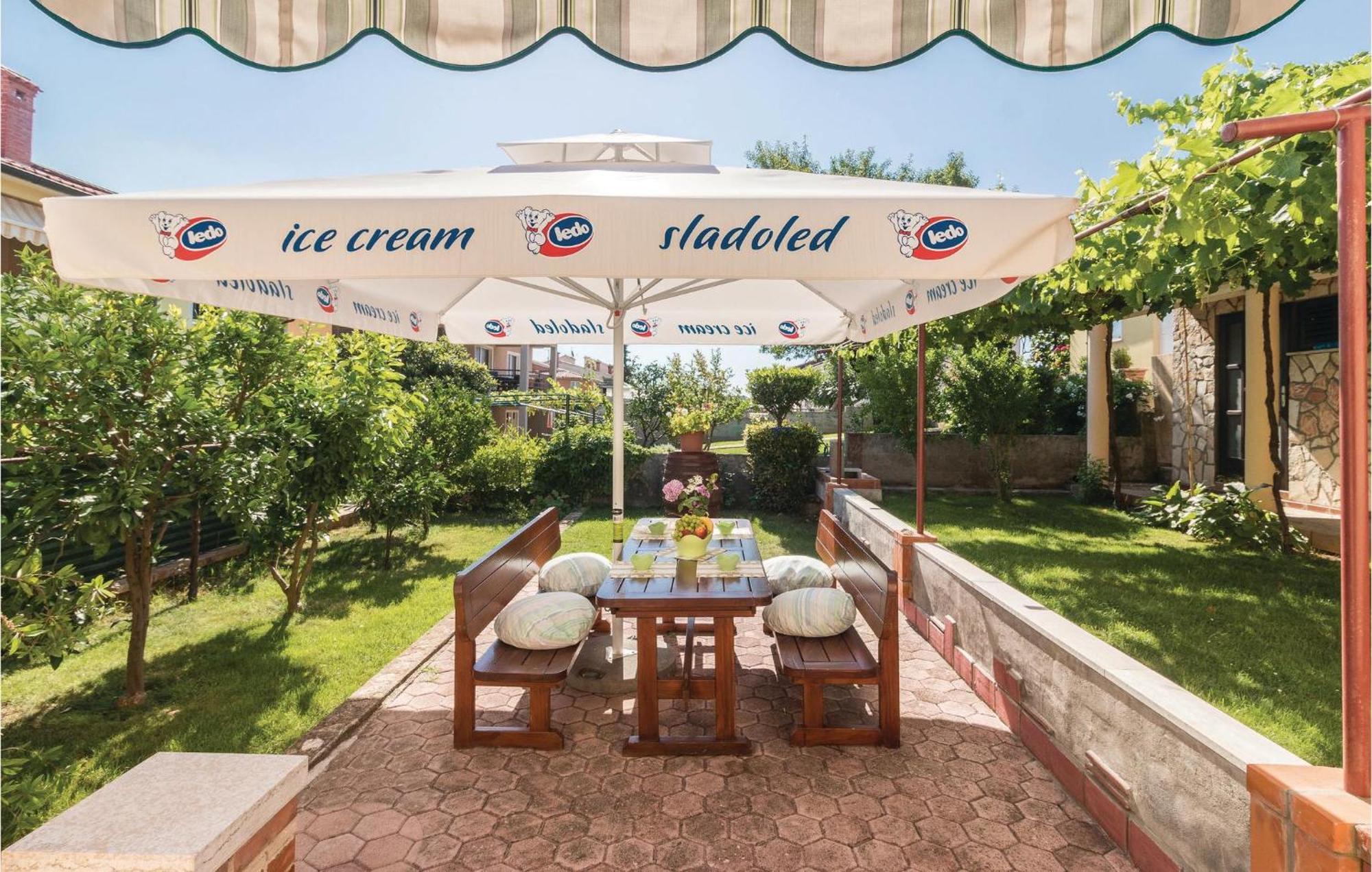 Holiday home 2 Bedroom Amazing Home In Pula Pula