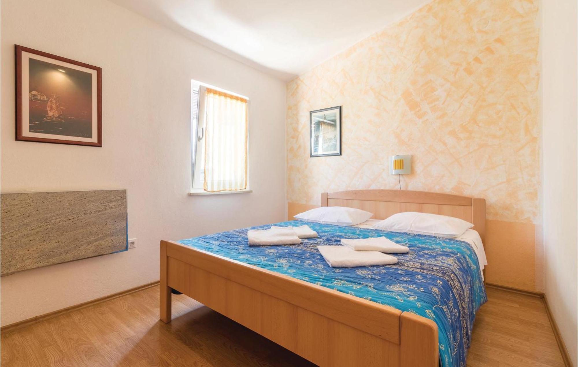 2 Bedroom Amazing Home In Pula Holiday home *